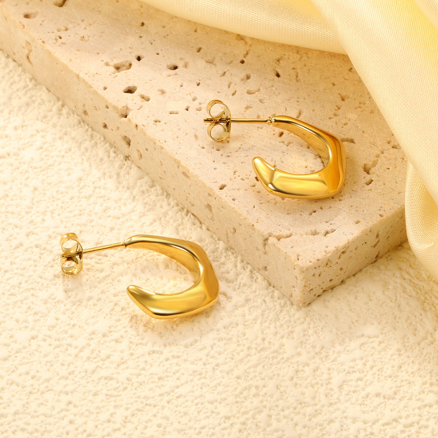 Pendientes Dorados Abstractos | Bañado en Oro 18K