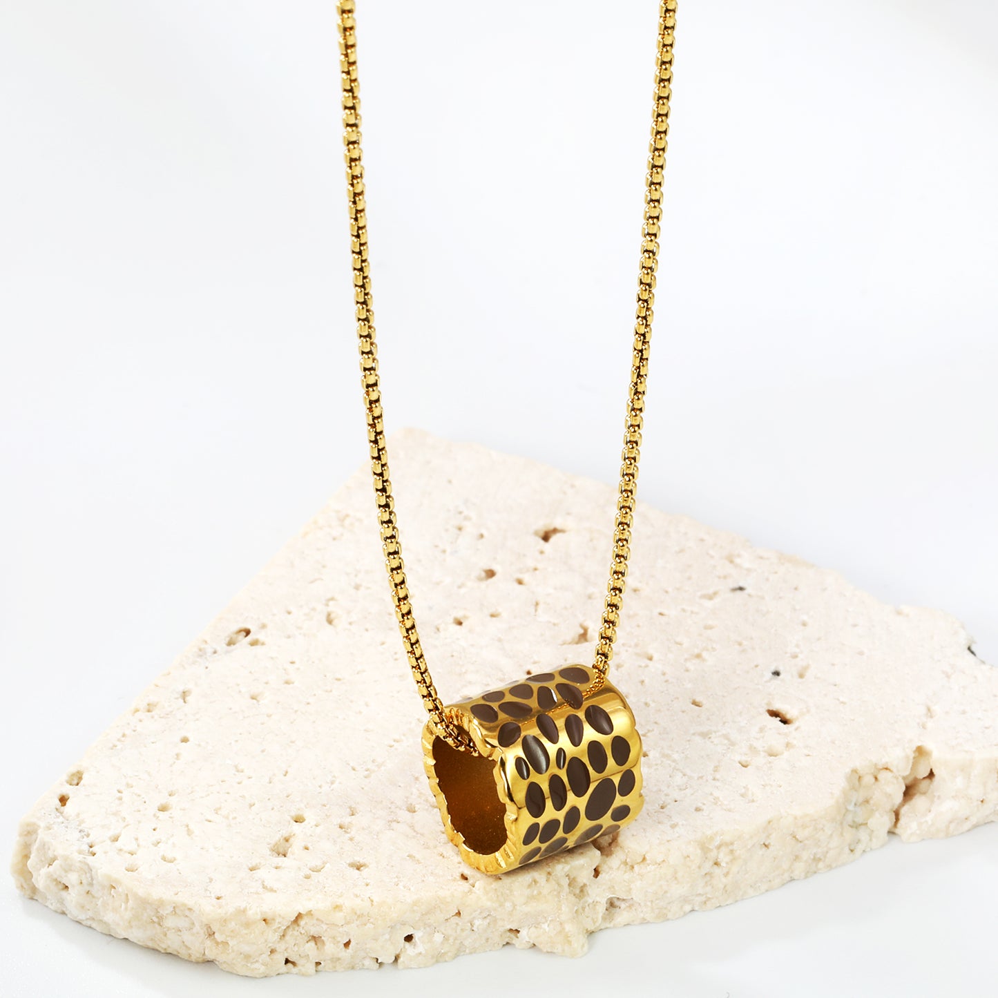 Colgante Cilíndrico Animal Print | Bañado en Oro 18K
