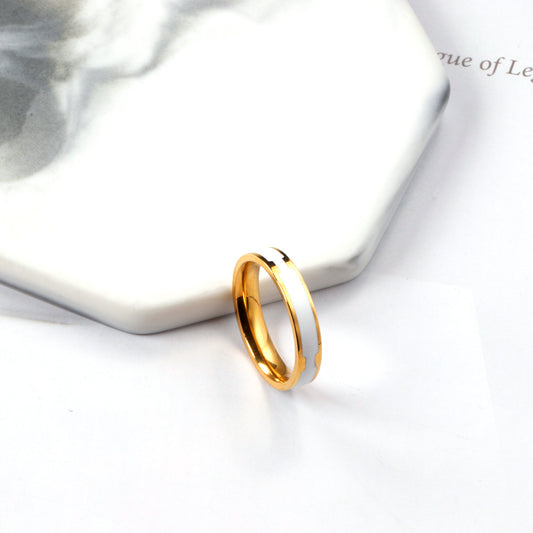 Anillo Moderno Dorado con Franja Blanca! | Bañado en Oro 18K